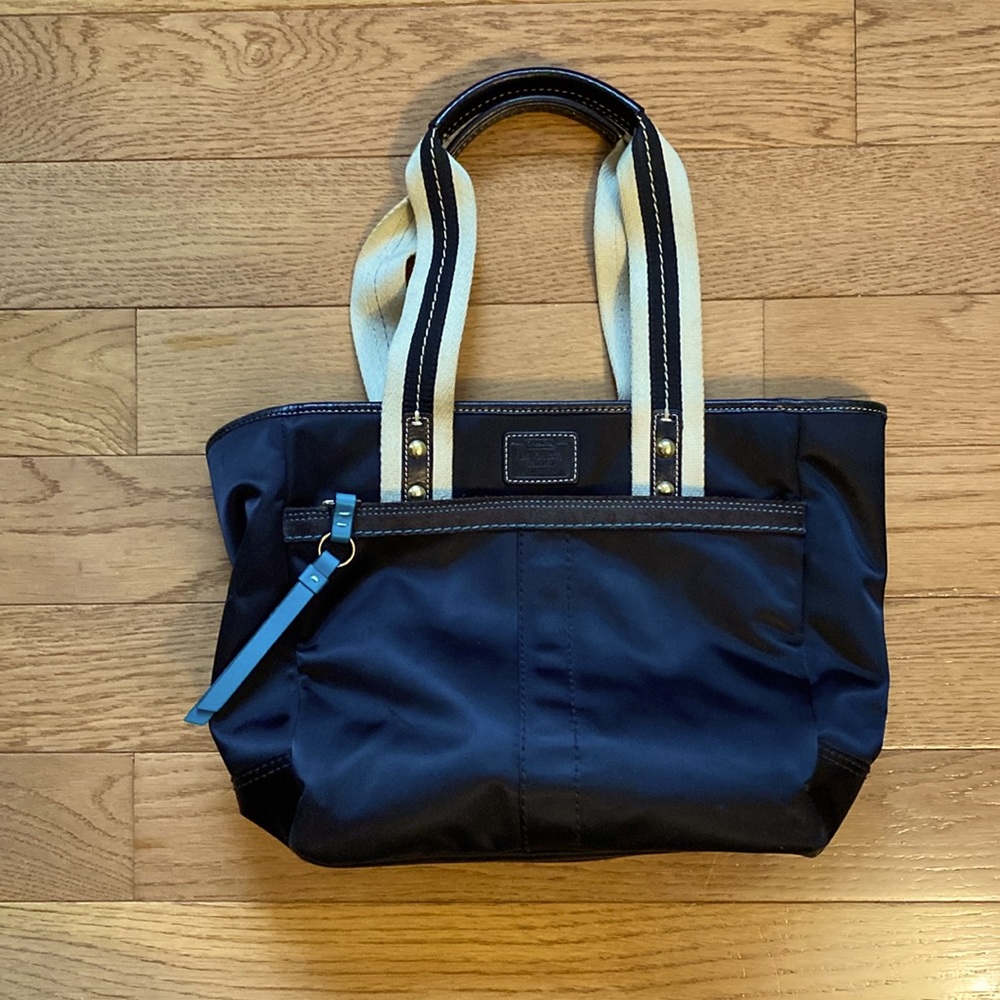 Coach M05K-130 Hampton Tote Shopper Bag Black with Teal Hang Tags